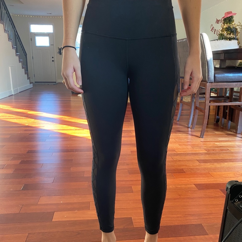 Lululemon Fun Mesh Cutout Leggings 25”